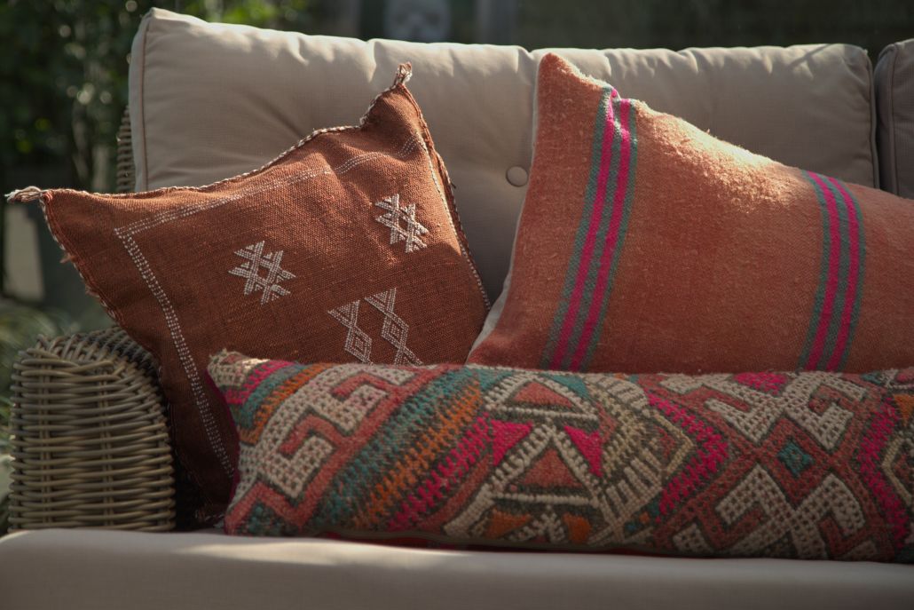 Set van handgemaakte Marokkaanse kussens in natuurlijke tinten en unieke patronen